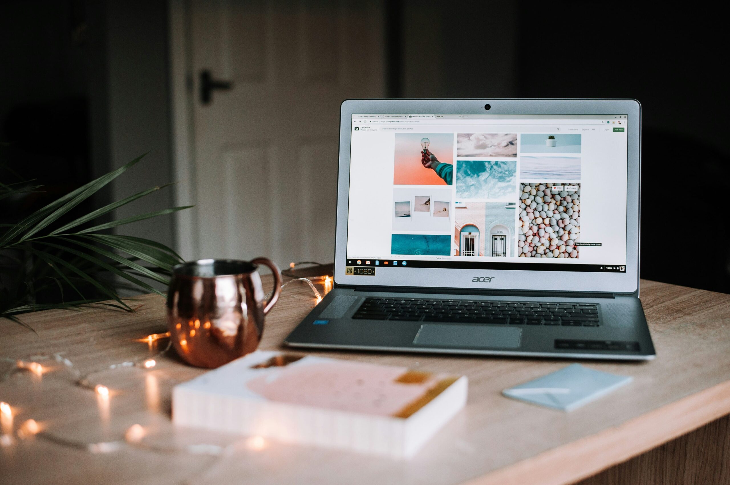 ordinateur-ouvert-sur-blog